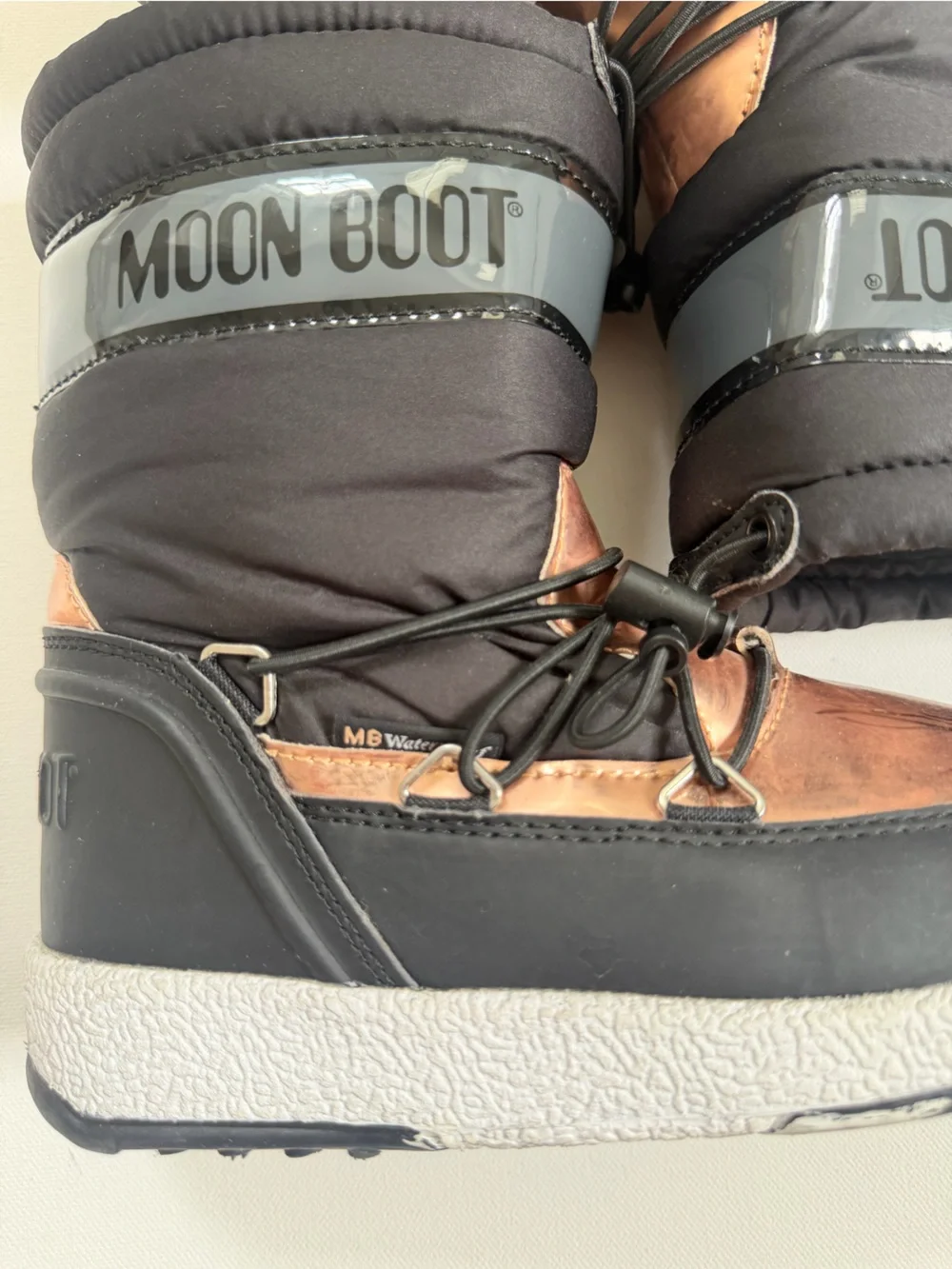Moon Boot Black and Rose Gold Metallic Winter Boots Kids Size 2.5